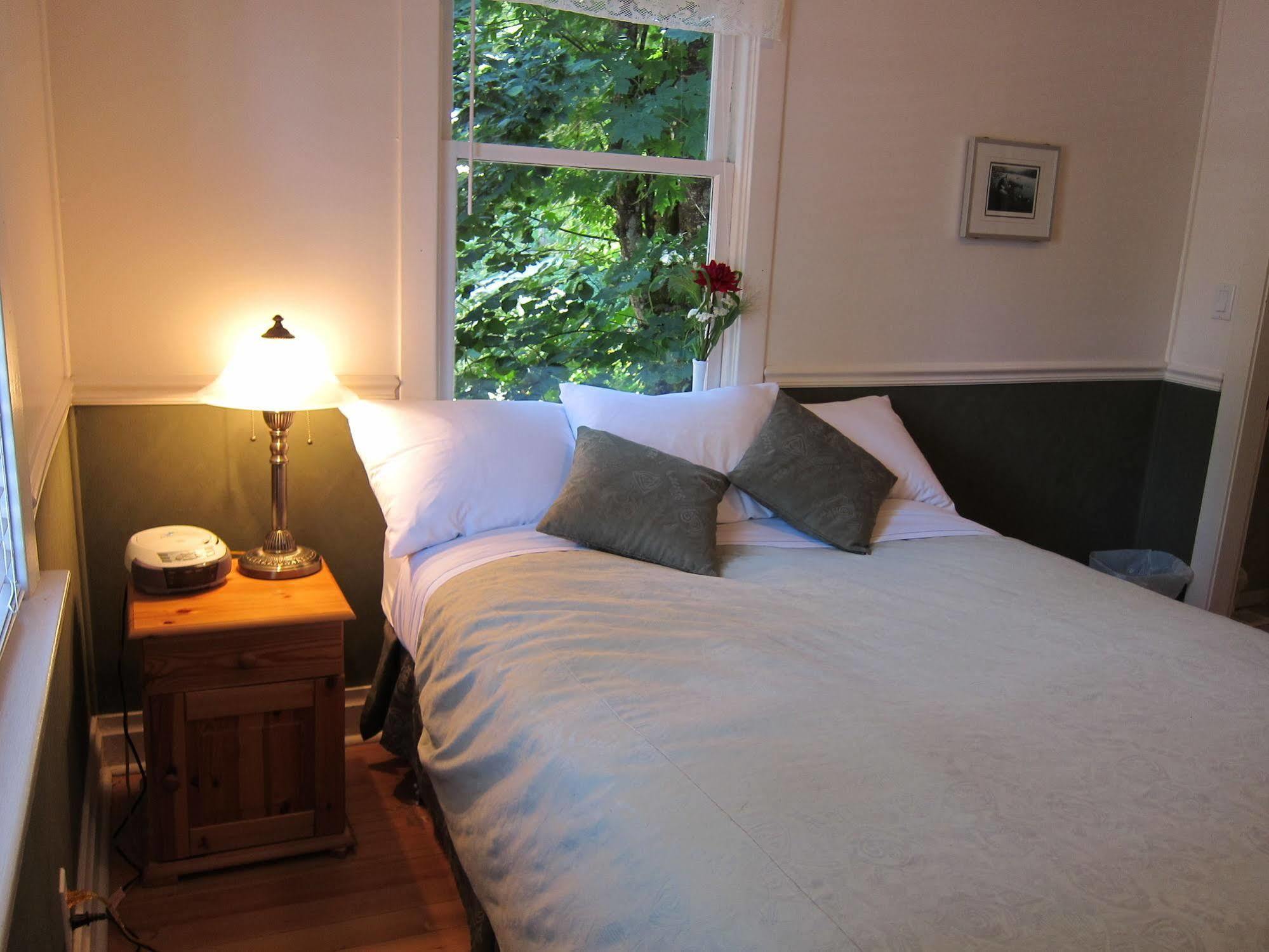 Heriot Bay Inn Eksteriør billede