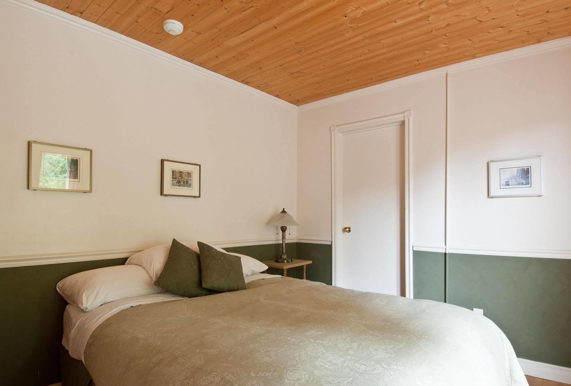 Heriot Bay Inn Eksteriør billede